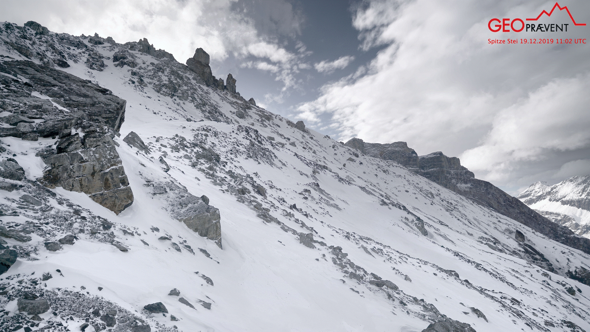 The upper part of Spitze Stei collapses. 